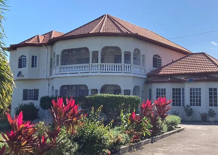 Pearlieron Place Homestay *