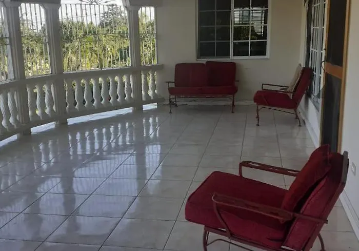Pearlieron Place Homestay *
